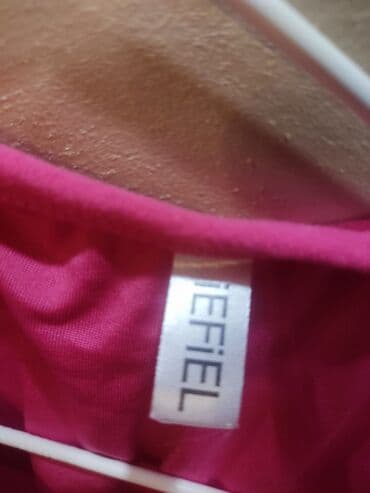 Kostimi za maskenbal: Haljina triko za balet veličina xl koja odgovara za 7-8 godina. Imam — 4