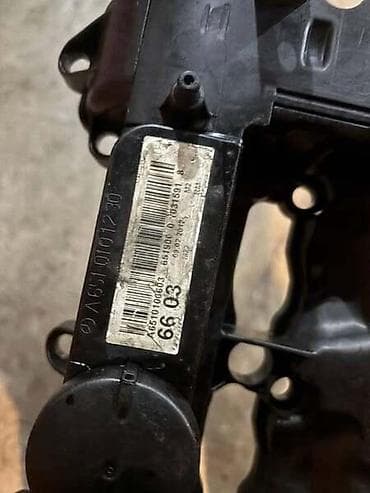 oglasi za motore: POKLOPAC MOTORA (DEKLA) ZA 651 ZA MERCEDES BENZ C KLASA, C 200, C 220 — 1
