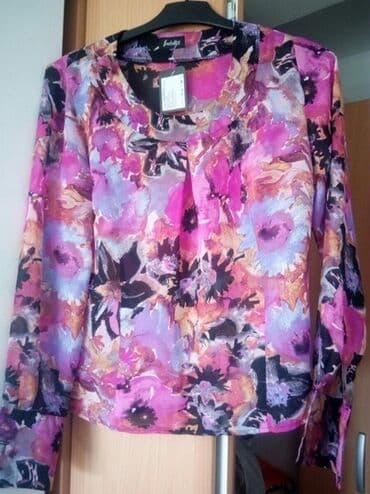 new yorker salovi: Nova Fratelli's bluza, velicina 40. Ima rajfeslus sa strane — 1