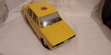auto mapa srbije: Auto Alfa Romeo plasticni,zabrljan — 1
