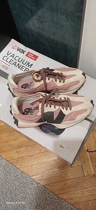 converse patike: Dva para patika – različiti brendovi i stilovi. oba para po 4000din — 3