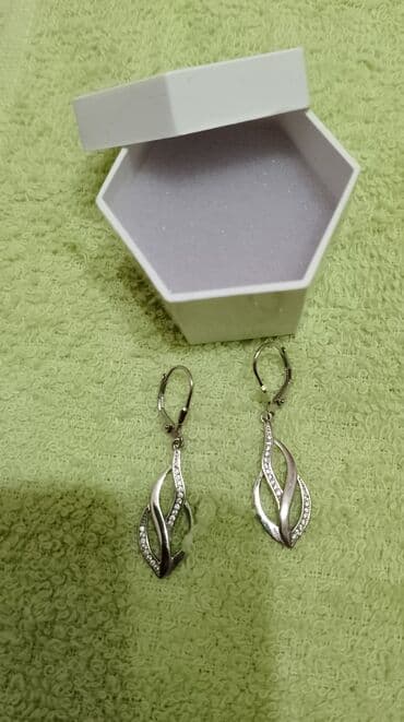 Material: Silver