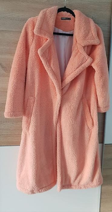 Jakne, Kaputi, Prsluci: Ženski teddy kaput, breskva/losos roze boje. - Dužina: midi (ispod — 2