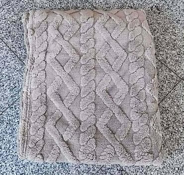 Ćebad i pokrivači: Plisani flekeri za ugaonu garnituru. U pakovanju dolaze 3 komada — 10