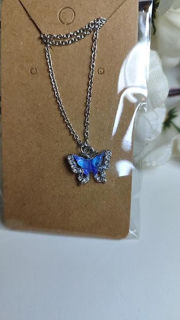 elegantne cizmice: Ogrlica sa priveskom leptira - Materijal: metalni lančić u srebrnoj — 3