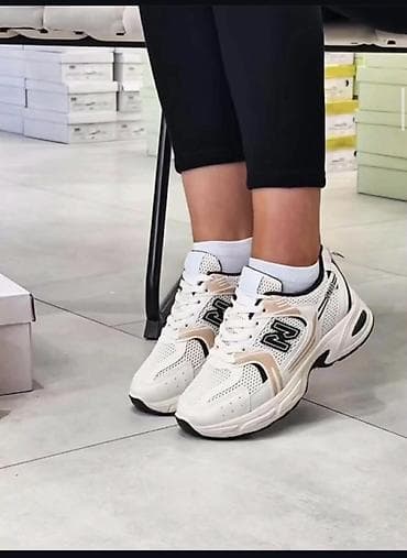 Patike – sportski i lifestyle modeli - Model 1: bele patike sa na lalafo.rs Patike – sportski i lifestyle modeli - Model 1: bele patike sa