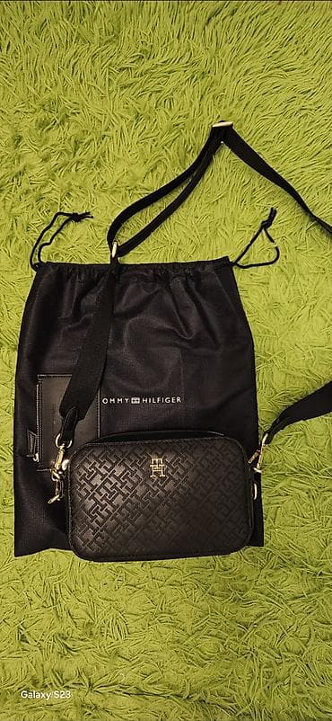 bata zenske cipele: Nova teget Tommy Hilfiger tasnica, samo je skinuta etiketa — 1