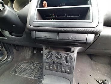 polovni automobili sabac do 2000 evra: DRZAC ZA CASU ZA VOLKSWAGEN POLO — 1
