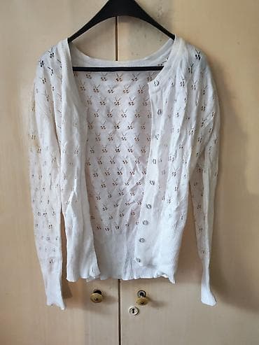 lagane haljine: Beli ženski kardigan sa dugmadima - Materijal: lagani plet, fino — 1