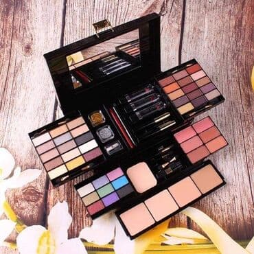 Set za šminkanje Miss Rose sadrži: Senka u 39 boja 6 rumenila u boji na lalafo.rs Set za šminkanje Miss Rose sadrži: Senka u 39 boja 6 rumenila u boji