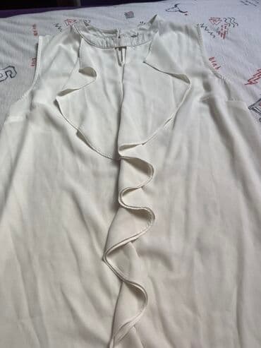 Blouses: Bela bluza bez rukava, ide uz sve, prijatna za nošenje, ide uz sve — 2