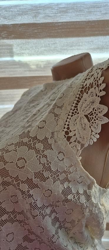 Kupaći kostimi: Ženska čipkana bluzica bez rukava – bela - Materijal: fina bela čipka — 4