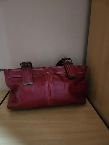 postava za torbe: Ženska torba – bordo/crvena, šira “hobo/shoulder” forma. - Materijal — 3