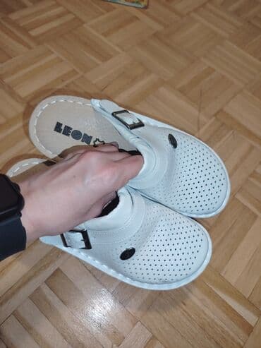 Flat shoes: Clogs, Leon, 39 — 2