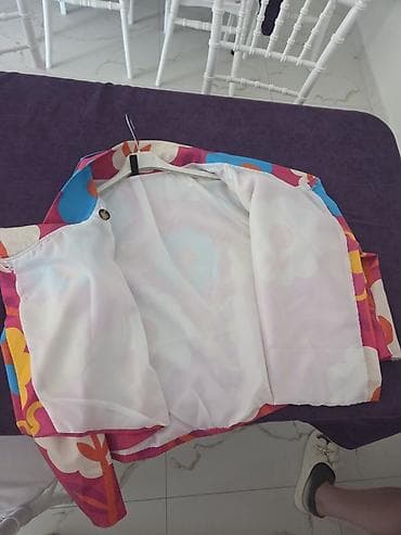 paket m: Ženska kratka jakna/bolero sa upečatljivim retro cvetnim printom. - — 5