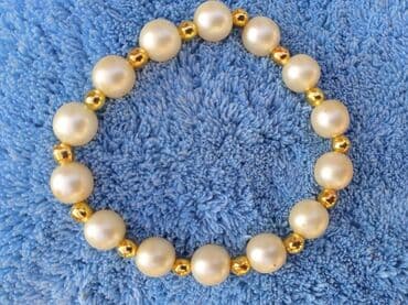 privesci za ogrlice: Narukvica 6 Narukvica od veštačkih BISERA. Rastegljiva Ukupna — 1