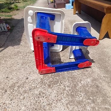 kids land вршац – слике: Decija klupica sa radnim stolom, moze jedno dete da stane, stanje se — 4