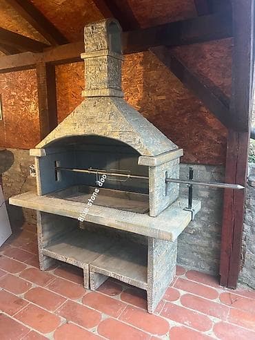 kamin pec na drva: Roštilj/ognište od prirodnog kamena sa ugrađenim ražnjem - Materijal — 2