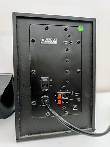 prodajem telefon hitno: Zvučnici Altec Lansing 121i Prodajem multimedijalni sistem 2.1, koji — 5