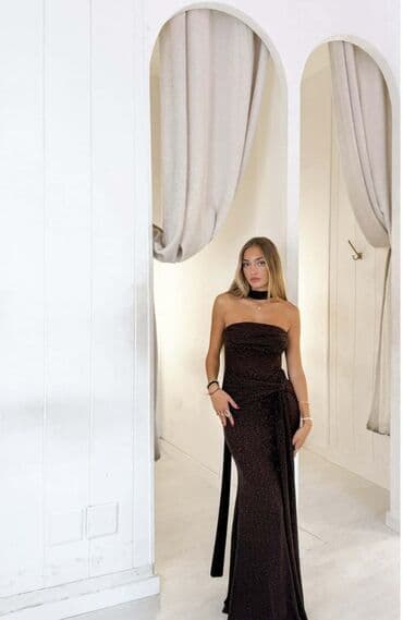 Stilski klub stolovi: 2700💋🌀
Li — 2