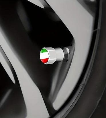 Auto delovi: Set metalnih kapica za ventile guma – italijanska zastava (4 kom) - — 4