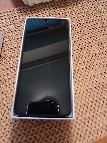 igrice 450: Samsung Galaxy A52s 5G – crni - Ekran: 6.5" Super AMOLED, 120 Hz — 2