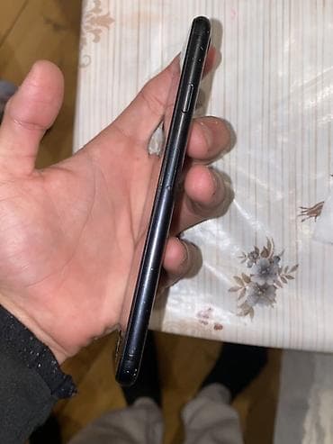 Apple iPhone 2020 Malo je slomjen ko sto se vidi na slikama 128 gb — 5