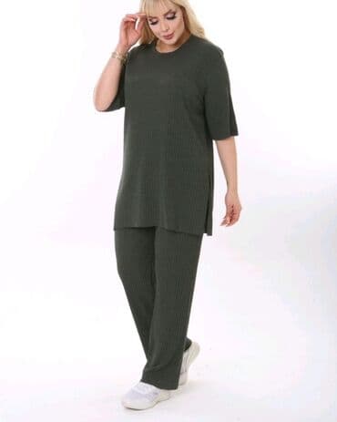 moderni kompleti za punije dame: STIGLI. Kompleti za punije dame Cena:1700din Xl do 4xl — 4