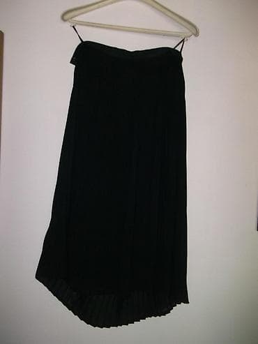 new yorker helanke: Crna plise suknja. Kao nova. Duži model. Broj 40, dužina suknje 70 cm — 2