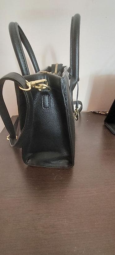 diesel kais zenski: Michael Kors ženska torba – crna, kožna, sa zlatnim detaljima - — 2