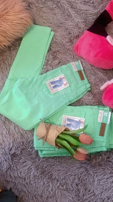 Pantalone: Nove sa etiketom pantalone akcija sve vel 1500 din olus poklon — 1