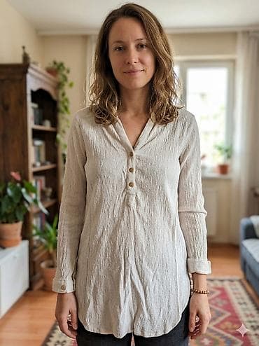 Ženska košulja/tunika od laganog, naboranog (krepon) materijala u