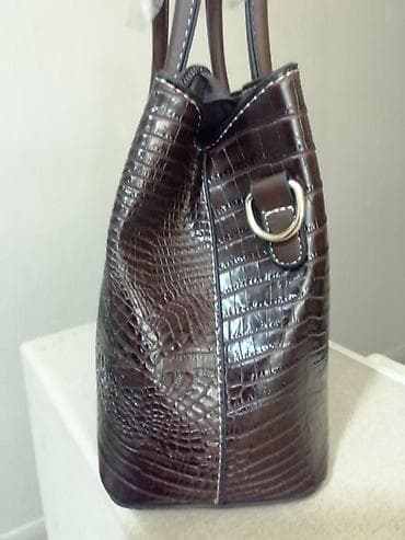 new yorker torbe za plazu: Nova braon kroko tašna sa priveskom. Dužina 30cm i visina 21cm. 3 — 7