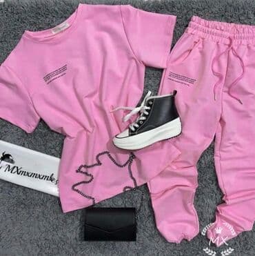 prodaja zenskih kompleta: Kompleti 2400 din — 2