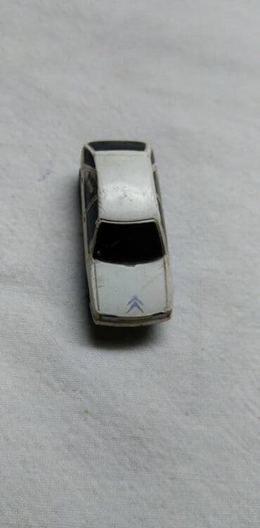 home alone 1 sa prevodom na srpski: Autic Citroen oko 1:87 (3,2 cm.) dosta zabrljan — 2