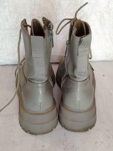 Women's Sneakers and athletic shoes: High boots, 39 — 2