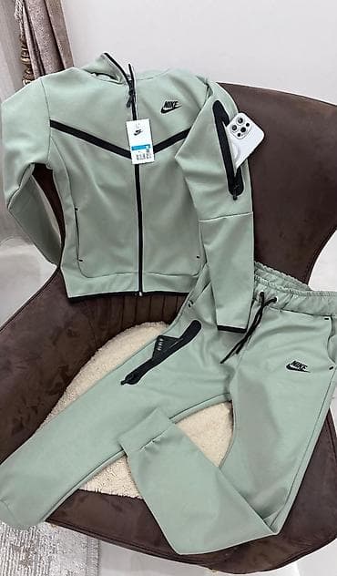 ceo set: Komplet trenerke NIKE gornji deo i donji deo. - Materijal kvalitetan — 1