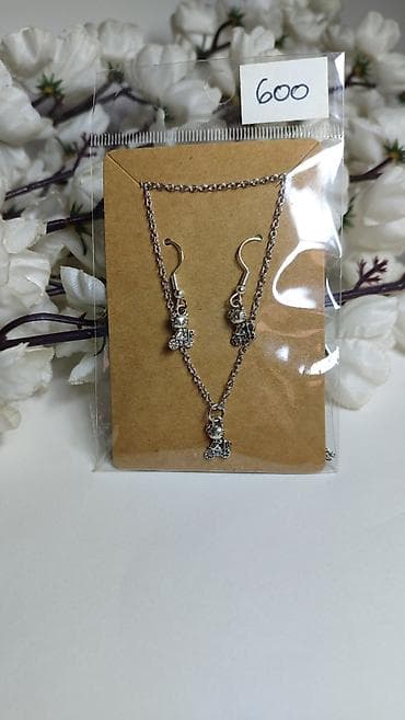 glo hyper cena: Set nakita – ogrlica i minđuše sa privescima u obliku mede - — 2