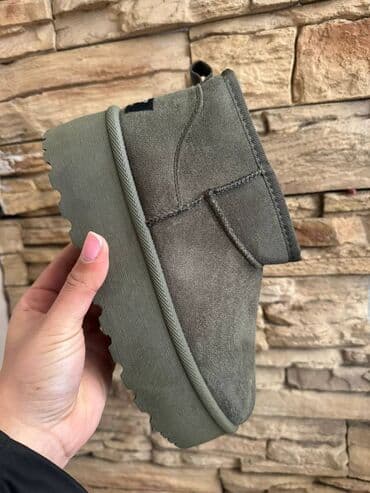 američki brojevi obuće: Ugg čizme — 24