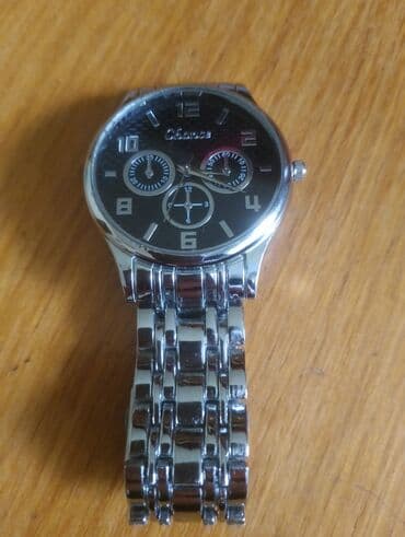 Rucni sat. 900. 700. 500din