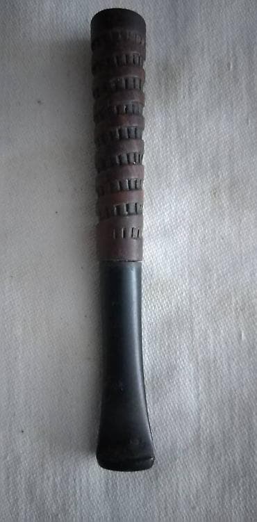 Muštikla starinska drvena  Bruyere,France duz. 10,5 cm. ocuvana