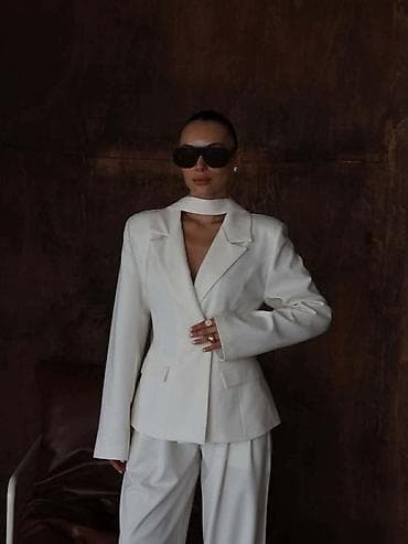 pantalone helanke: Oversized odelo
6.900 din
S M L — 6