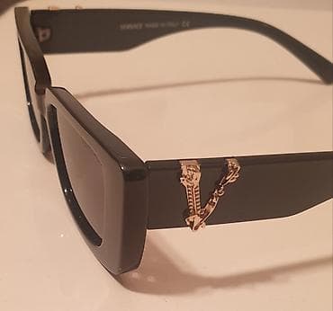 Versace crne naocare za sunce, sa obe strane zlatno V. Nove su zenske na lalafo.rs Versace crne naocare za sunce, sa obe strane zlatno V. Nove su zenske