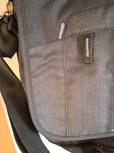 pec za grejanje: Samsonite torba za lap top komotna sa pregradama, crna kao nova. Malo — 10