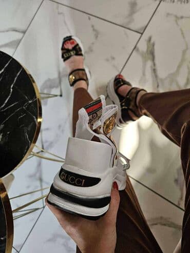Sandals, 40 — 3