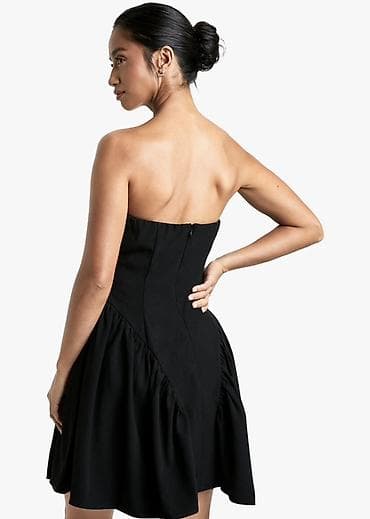 papuče na platforme: Crna mini haljina bez bretela - Elegantna crna haljina A-kroja — 2