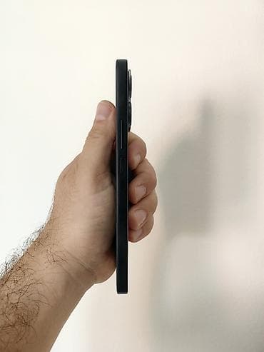 iphone 16 pro kopija: Honor X8a crni, dual sim sim free sa 6/128 gb memorije. Dobro očuvan i — 3