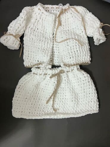 zimske pantalone za devojcice: Bodysuits and Footies for babies — 7