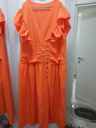 til haljine: Ženska haljina u jarko narandžastoj boji - Kroj: midi dužina — 1