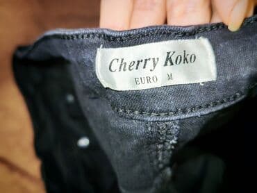 Trenerke: Ženske farmerke – nekoliko para Cena za dva para koju imaju ostecenja — 26